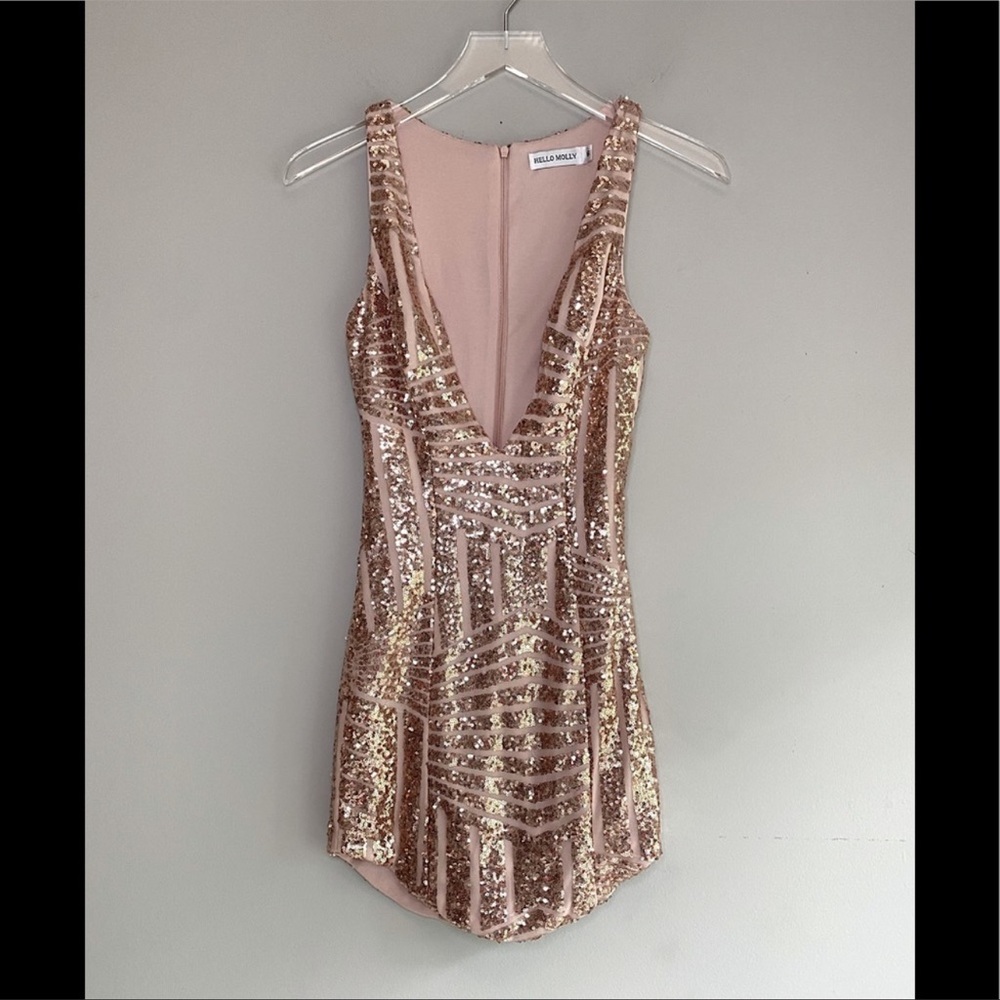 Hello Molly Rose Gold Pink Sequin Deep V Mini Dress Size 2 US size 6 AUS